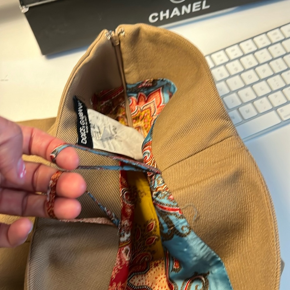 ✋ 🛑 1 hour sale. Dolce & Gabbana, tan pencil skirt, size 42 (US 6) - Picture 12 of 16